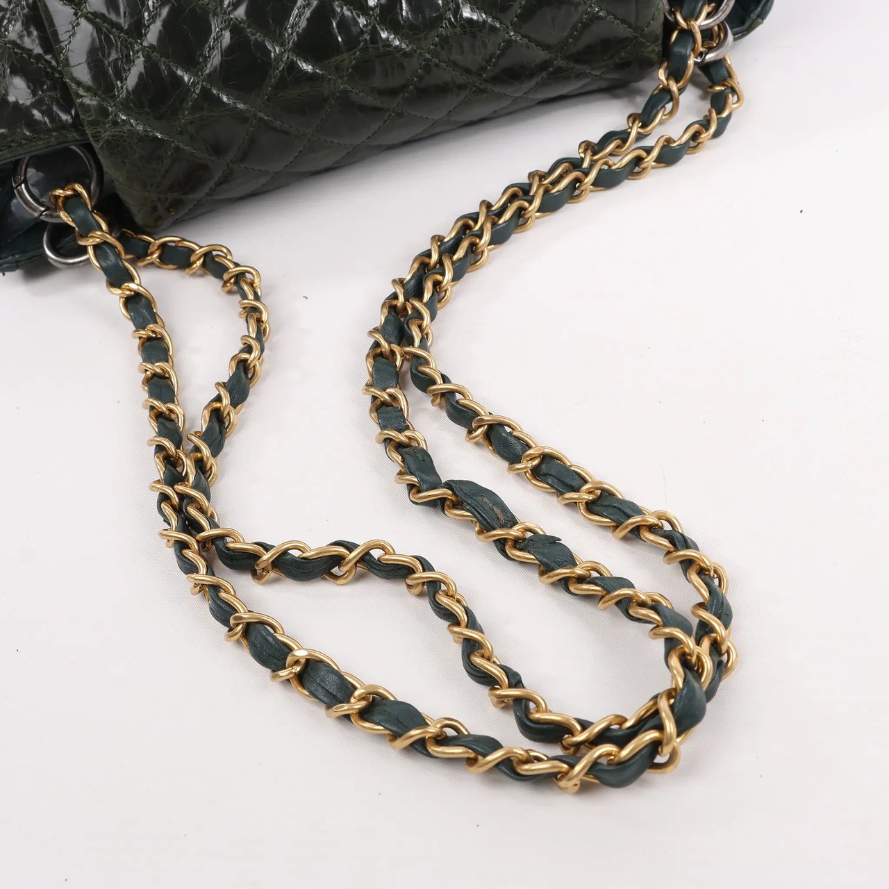 Chanel Reissue Accordion Quilted Leather Mix Shoulder Bag in Green Groen