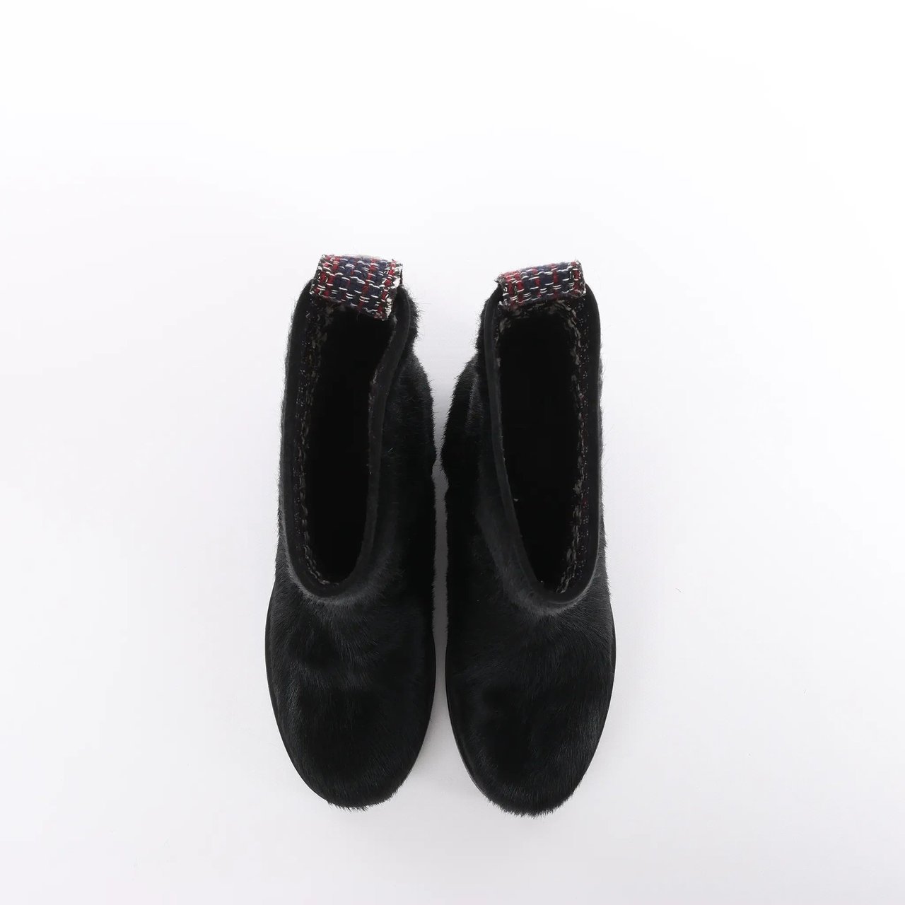 Chanel Coco Mark Cowhide Ankle Boots in Black G30120, Size 39C EU Zwart