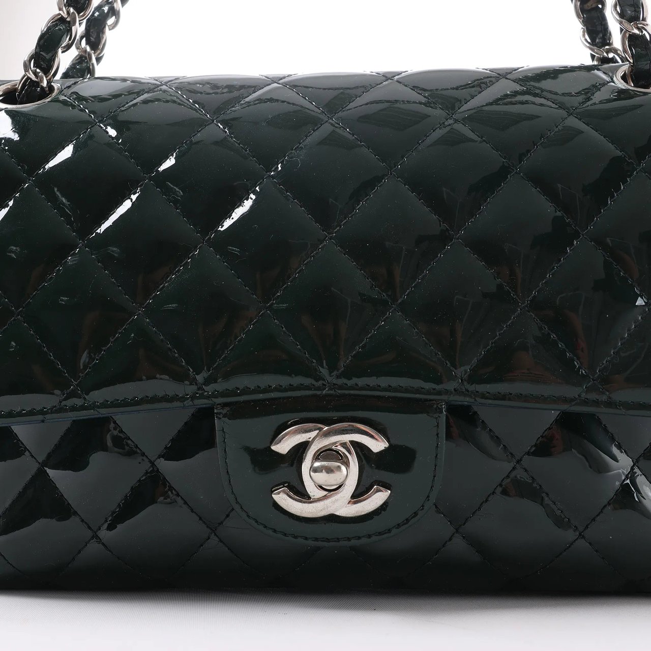 Chanel Classic Matelasse 25 Patent Leather Double Flap Double Chain Shoulder Bag in Green A01112 Divers