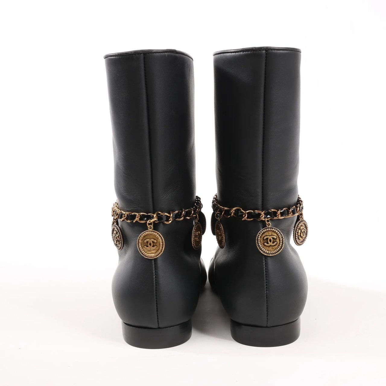 Chanel Coco Mark Camelia 17A Leather Ankle Boots in Black G32929, Size 36 EU Zwart