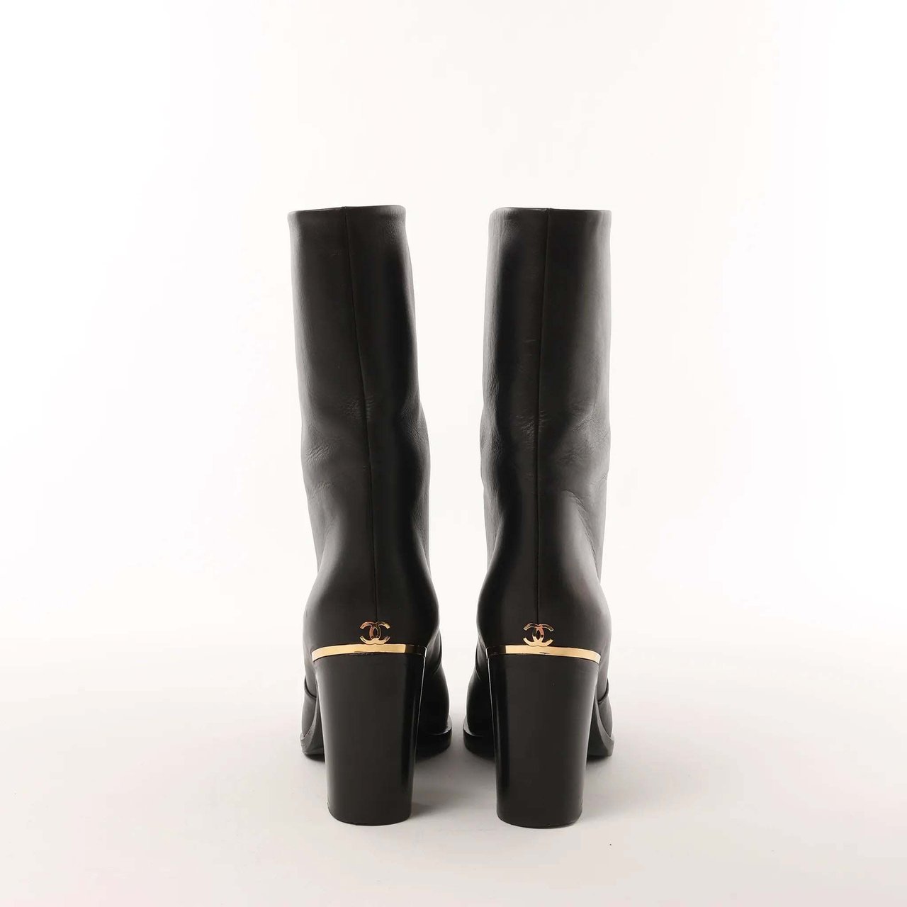 Chanel Coco Mark Leather Boots in Black x Gold G28737, Size 37C EU Zwart