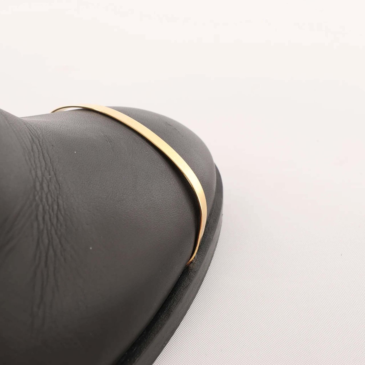 Chanel Coco Mark Leather Boots in Black x Gold G28737, Size 37C EU Zwart