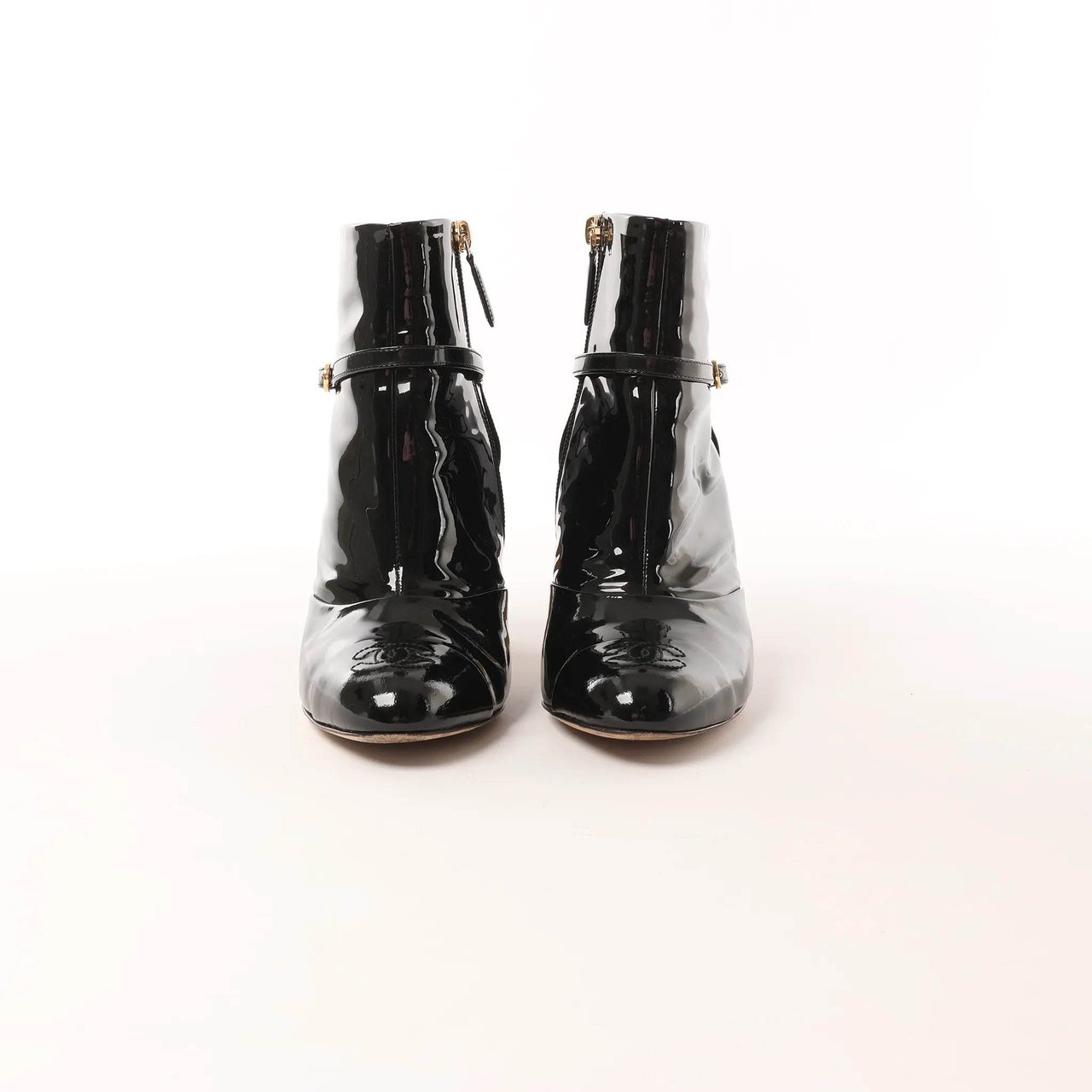 Chanel Coco Mark Patent Leather Ankle Boots in Black G31562, Size 37 C EU Zwart