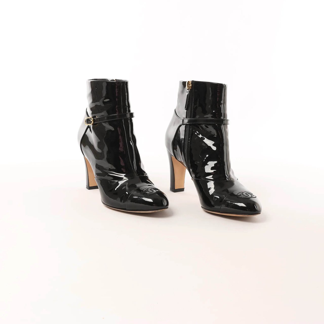 Chanel Coco Mark Patent Leather Ankle Boots in Black G31562, Size 37 C EU Zwart