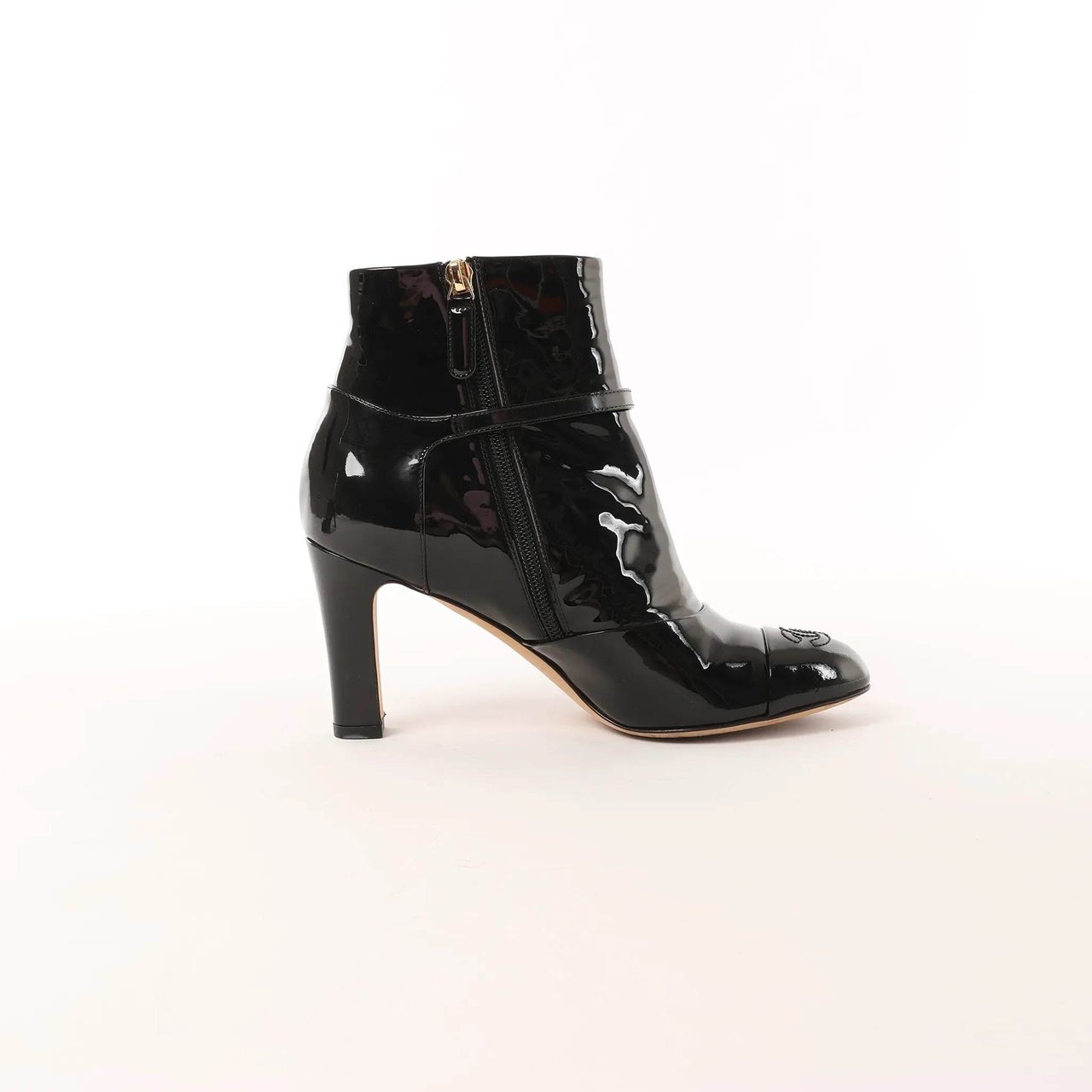 Chanel Coco Mark Patent Leather Ankle Boots in Black G31562, Size 37 C EU Zwart