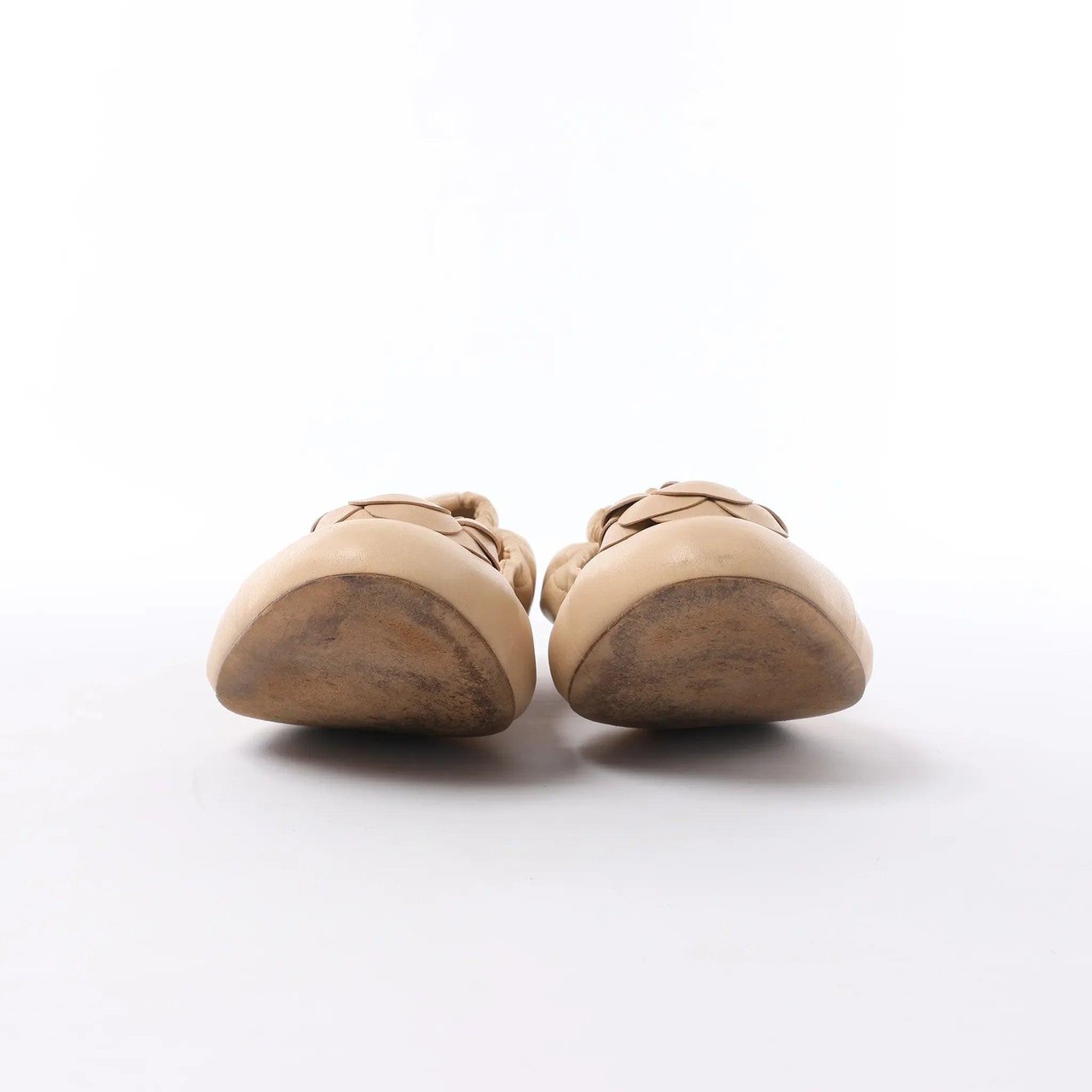 Chanel Coco Mark Camelia Leather Ballet Flats in Beige G32912, Size 39.5 EU Beige