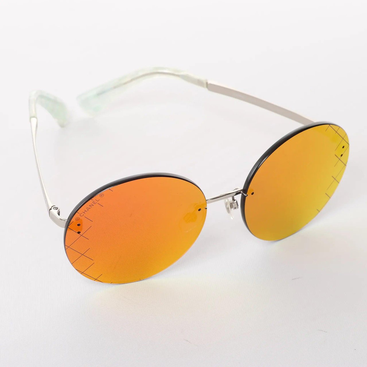 Chanel Mirrored Sunglasses in Red CH4216 Divers