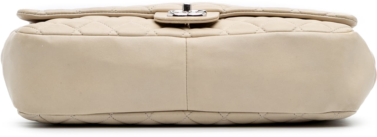 Chanel Jumbo Quilted Lambskin Coco Rain Flap Bruin
