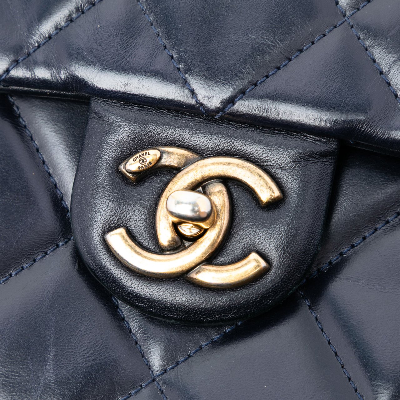 Chanel Medium Quilted Glazed Calfskin Gold Bar Top Handle Flap Blauw