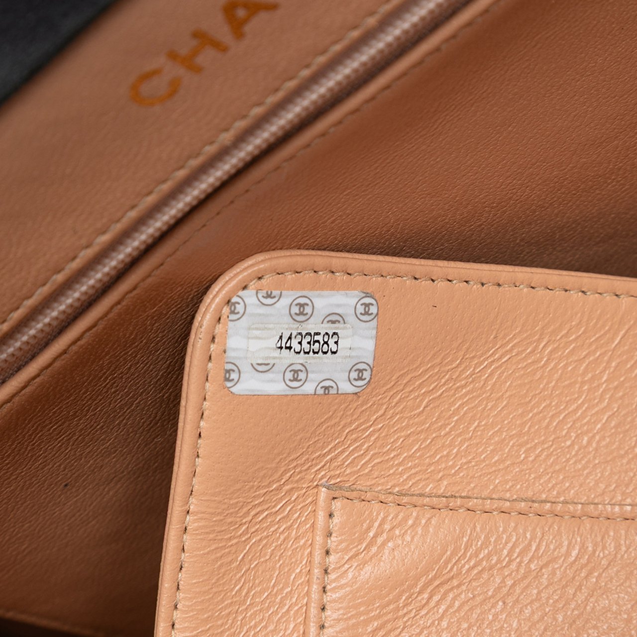 Chanel Quilted Suede Handbag Grijs