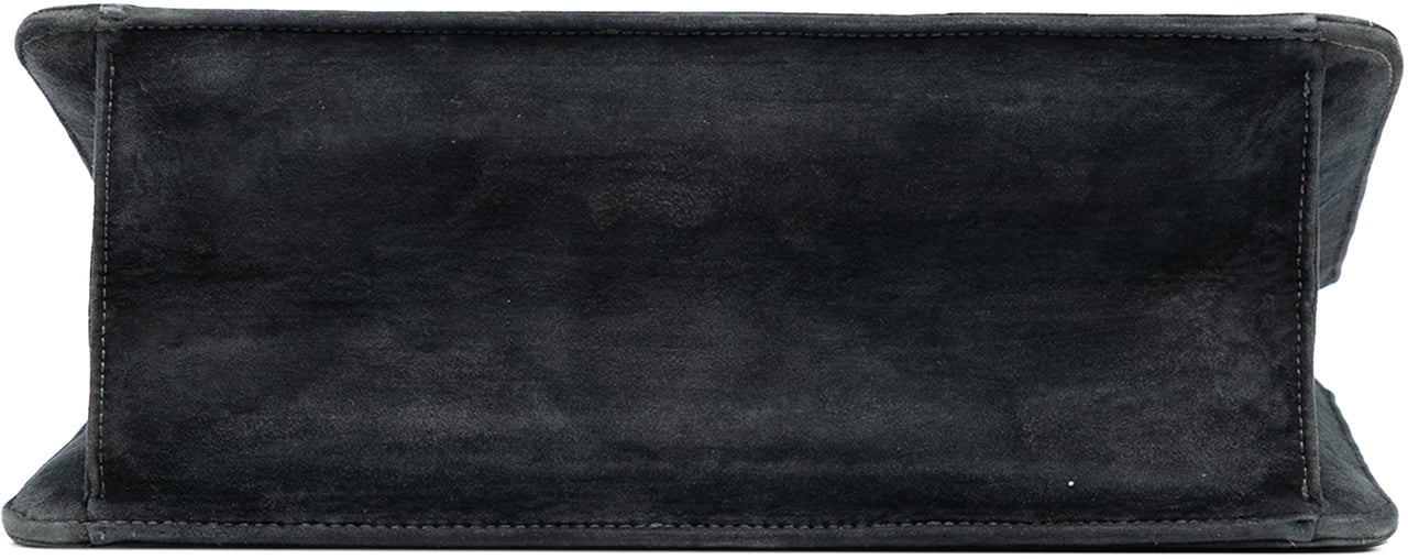 Chanel Quilted Suede Handbag Grijs