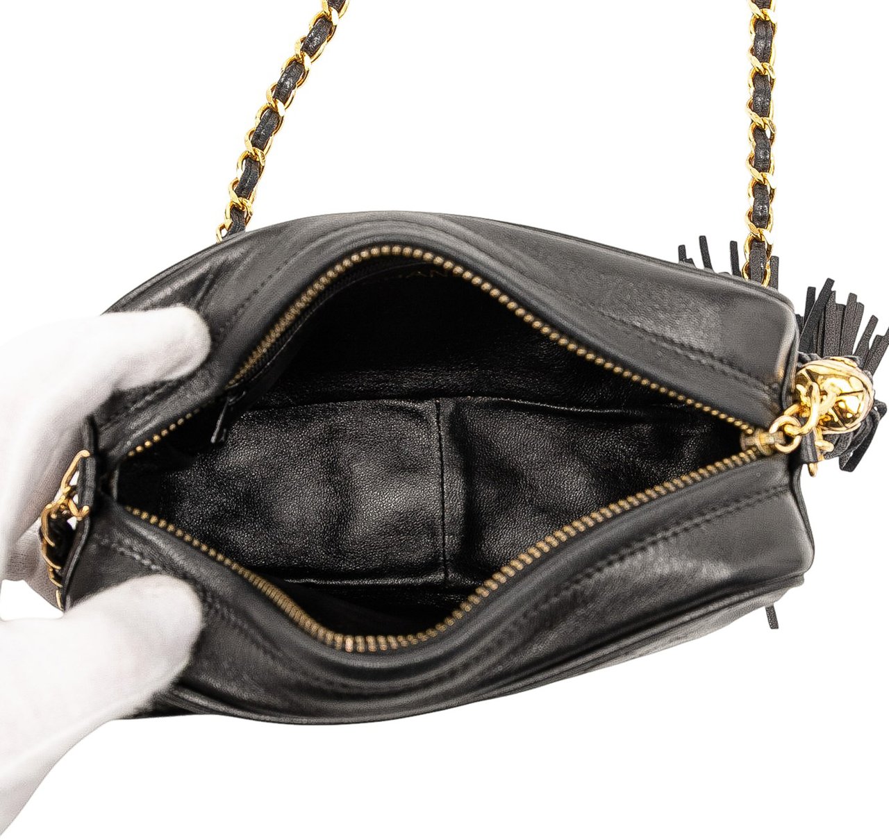 Chanel CC Quilted Lambskin Tassel Camera Bag Zwart