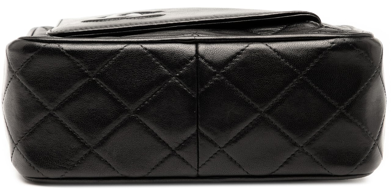 Chanel CC Quilted Lambskin Tassel Camera Bag Zwart
