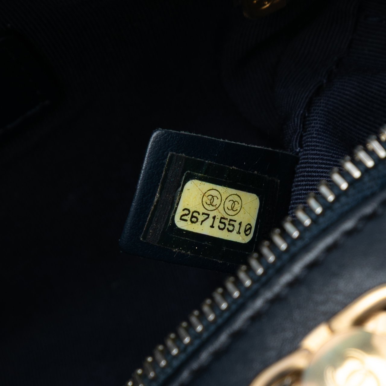 Chanel Small CC Quilted Lambskin Top Handle Vanity Case with Chain Zwart