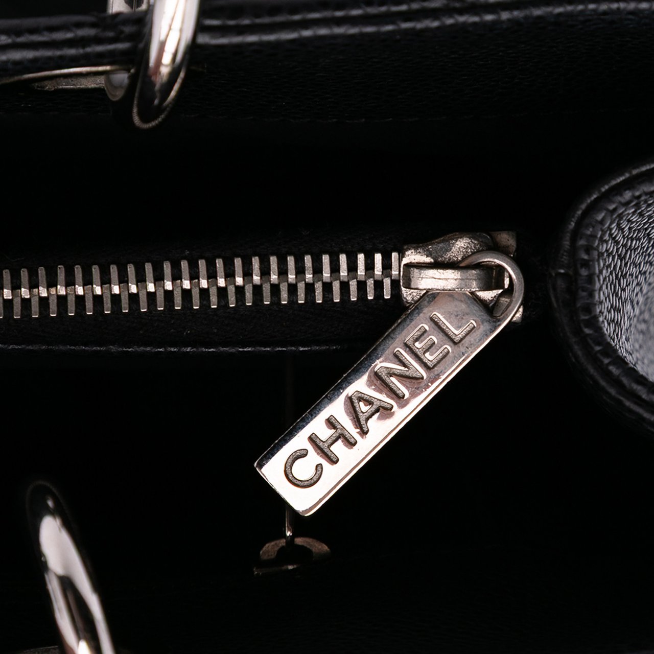 Chanel Caviar Grand Shopping Tote Zwart