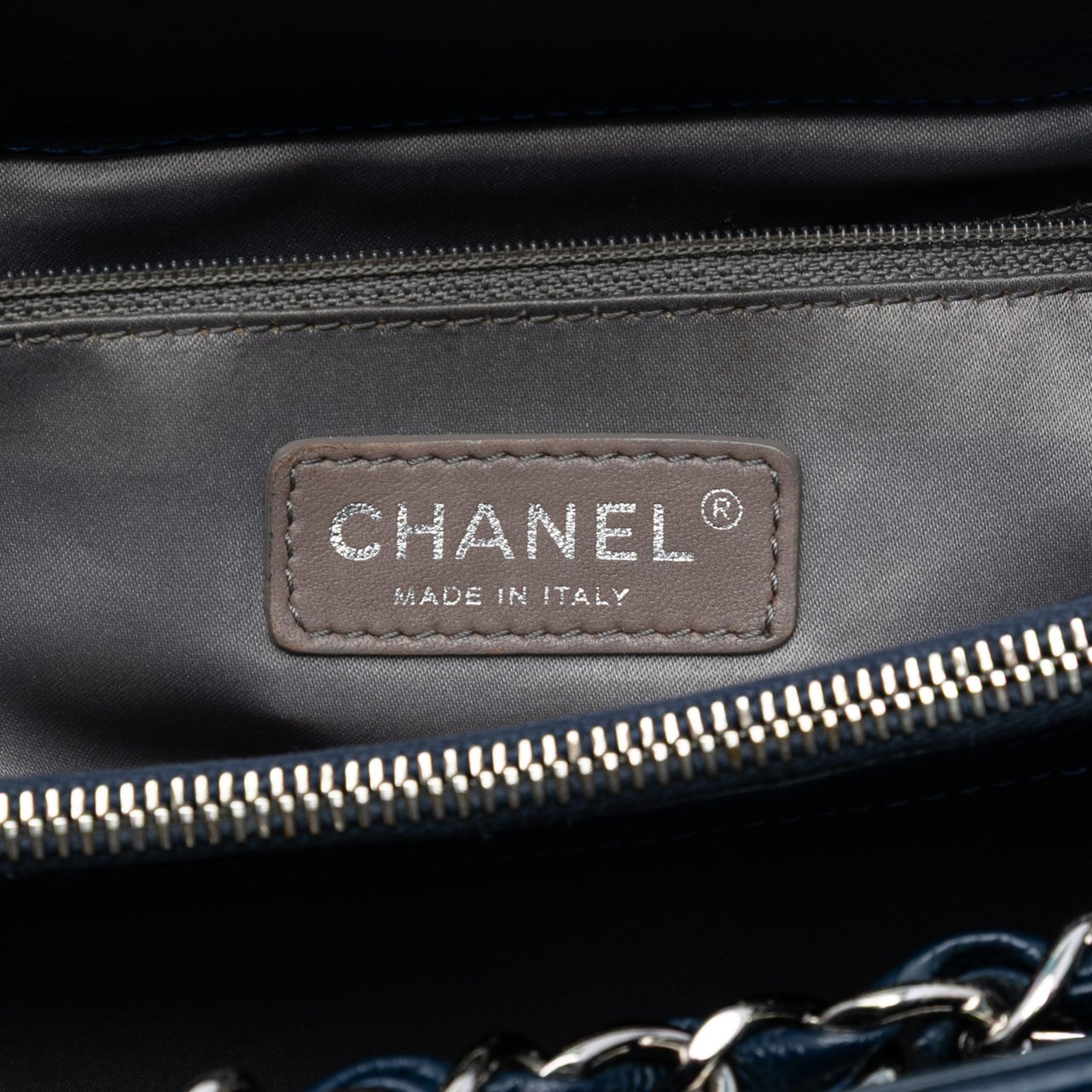 Chanel Caviar Grand Shopping Tote XL Blauw