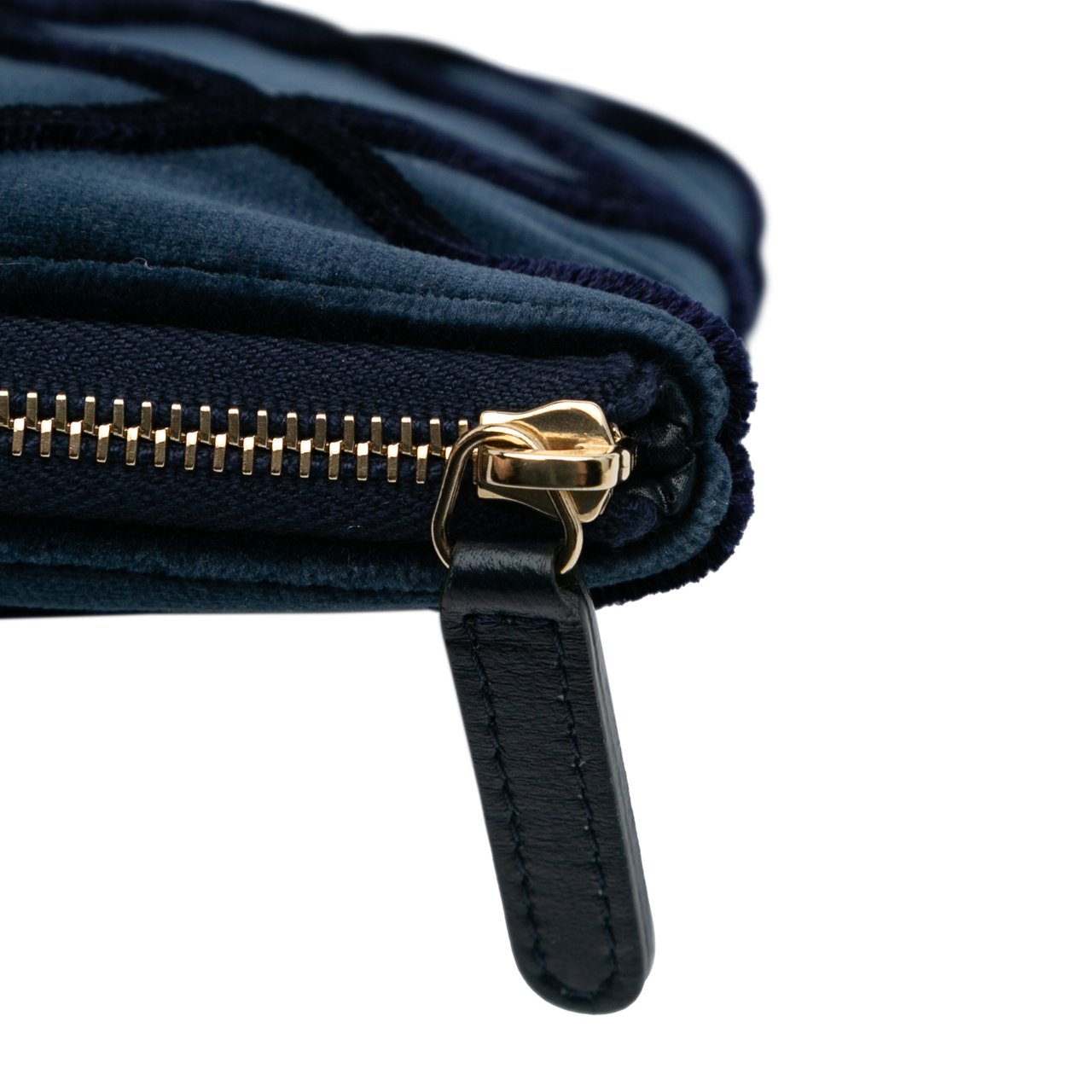 Chanel Medium CC Quilted Velvet O Case Clutch Blauw
