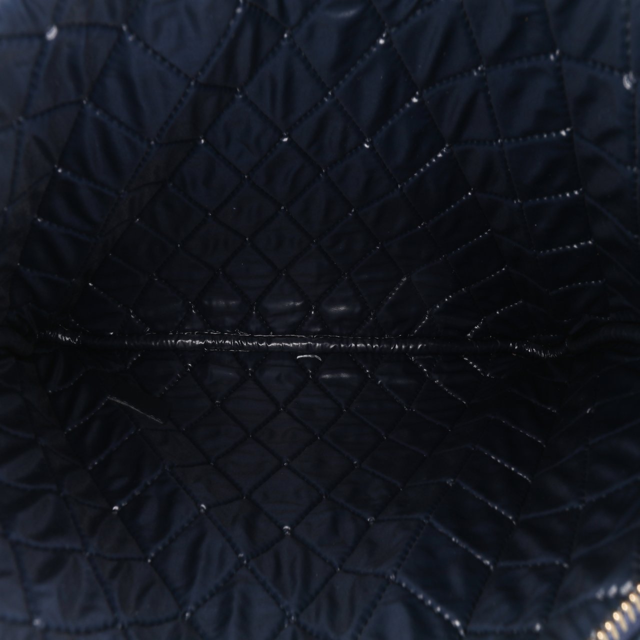 Chanel Medium CC Quilted Velvet O Case Clutch Blauw