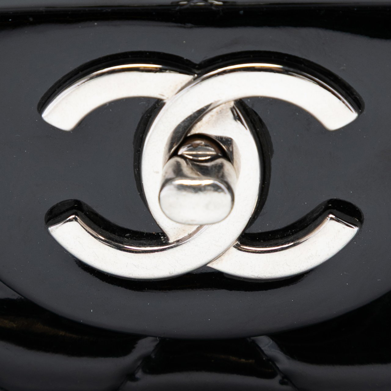 Chanel Maxi Classic Patent Double Flap Zwart