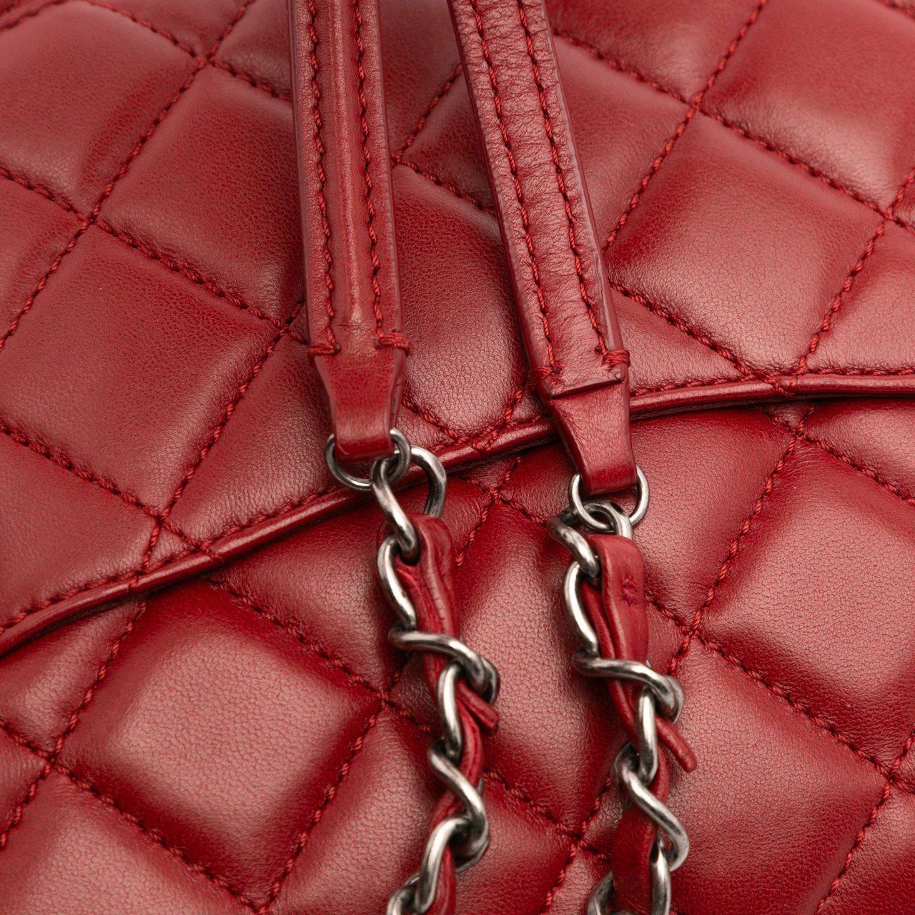 Chanel Medium Quilted Lambskin Citizen Flap Rood