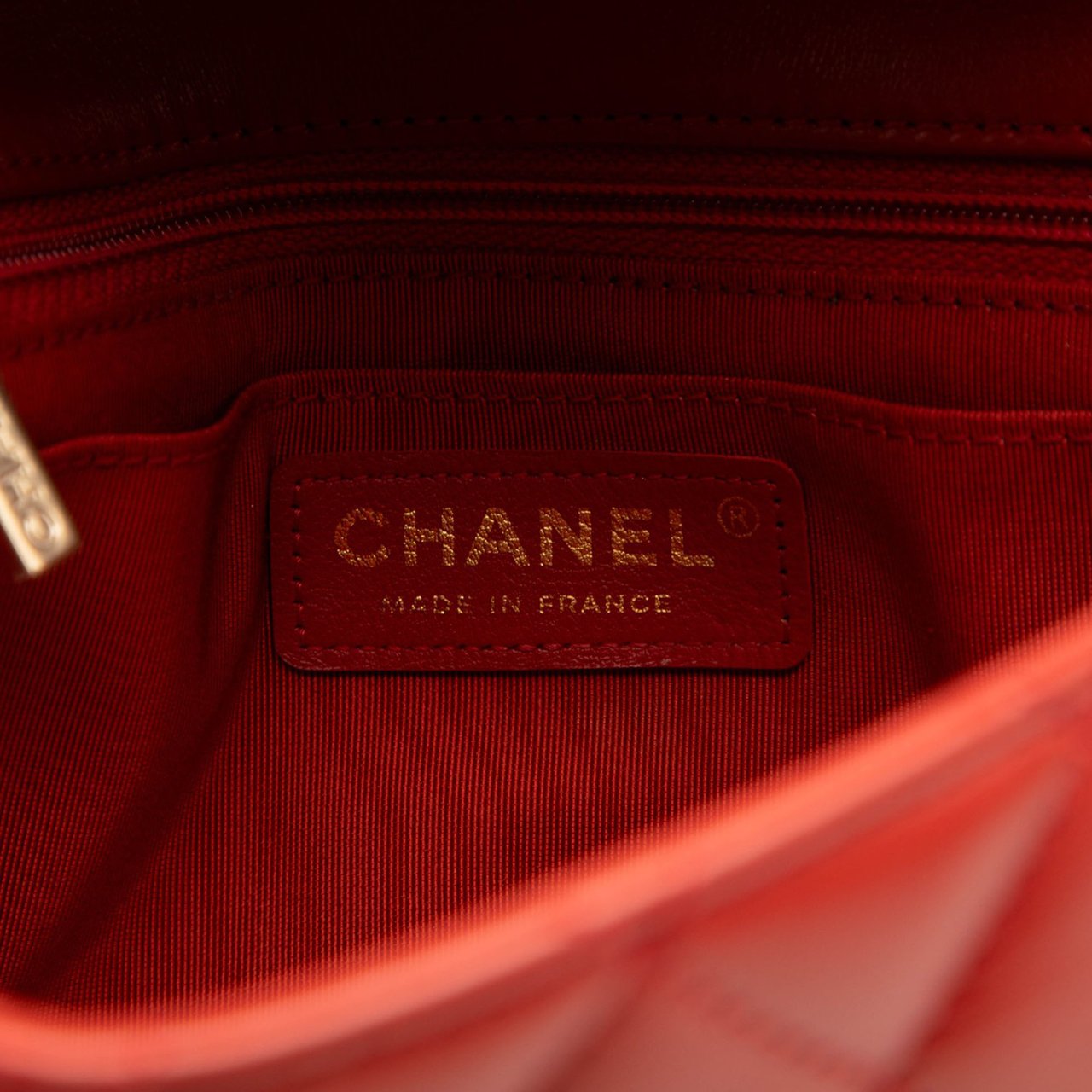 Chanel CC Quilted Calfskin Ruffle Strap Flap Rood