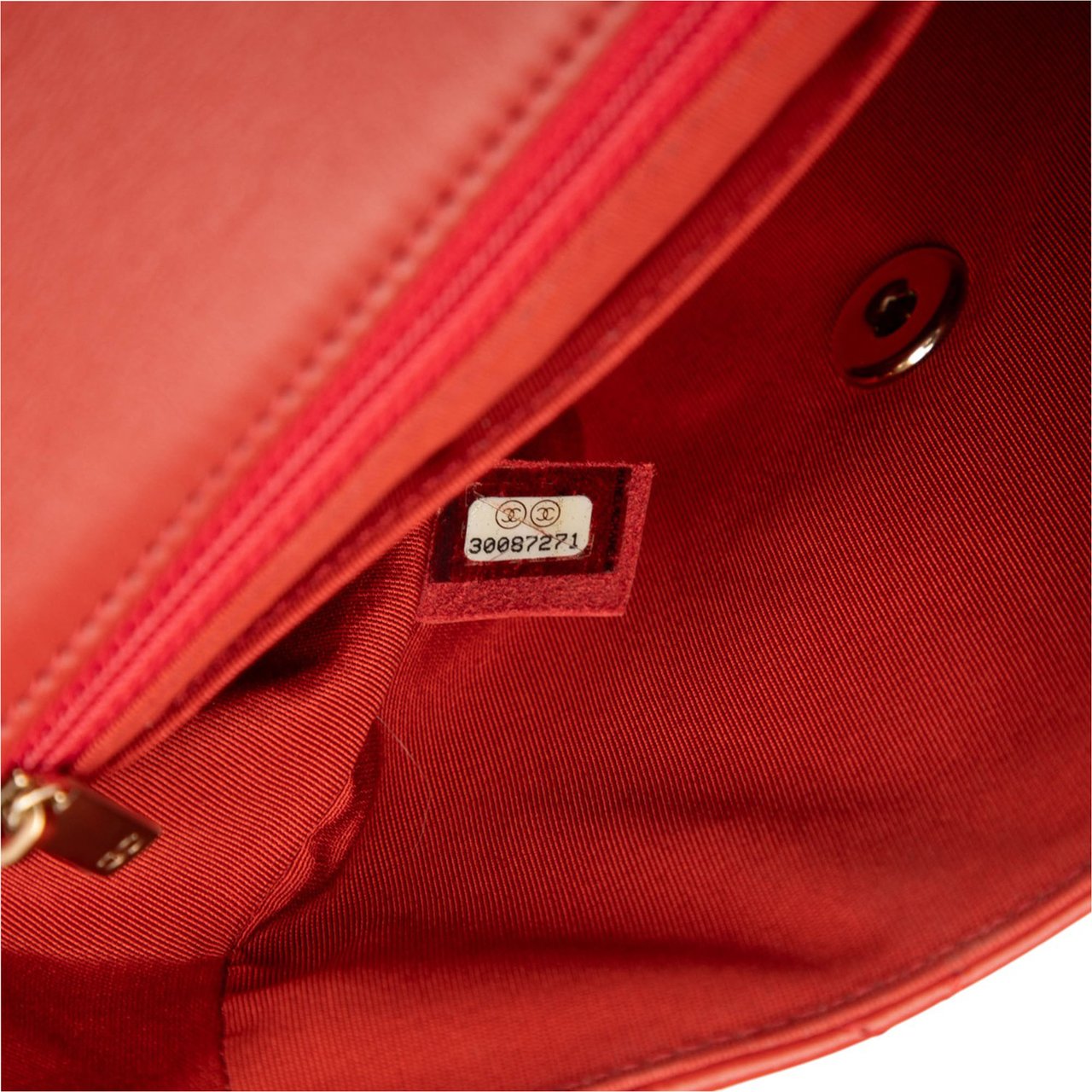 Chanel CC Quilted Calfskin Ruffle Strap Flap Rood