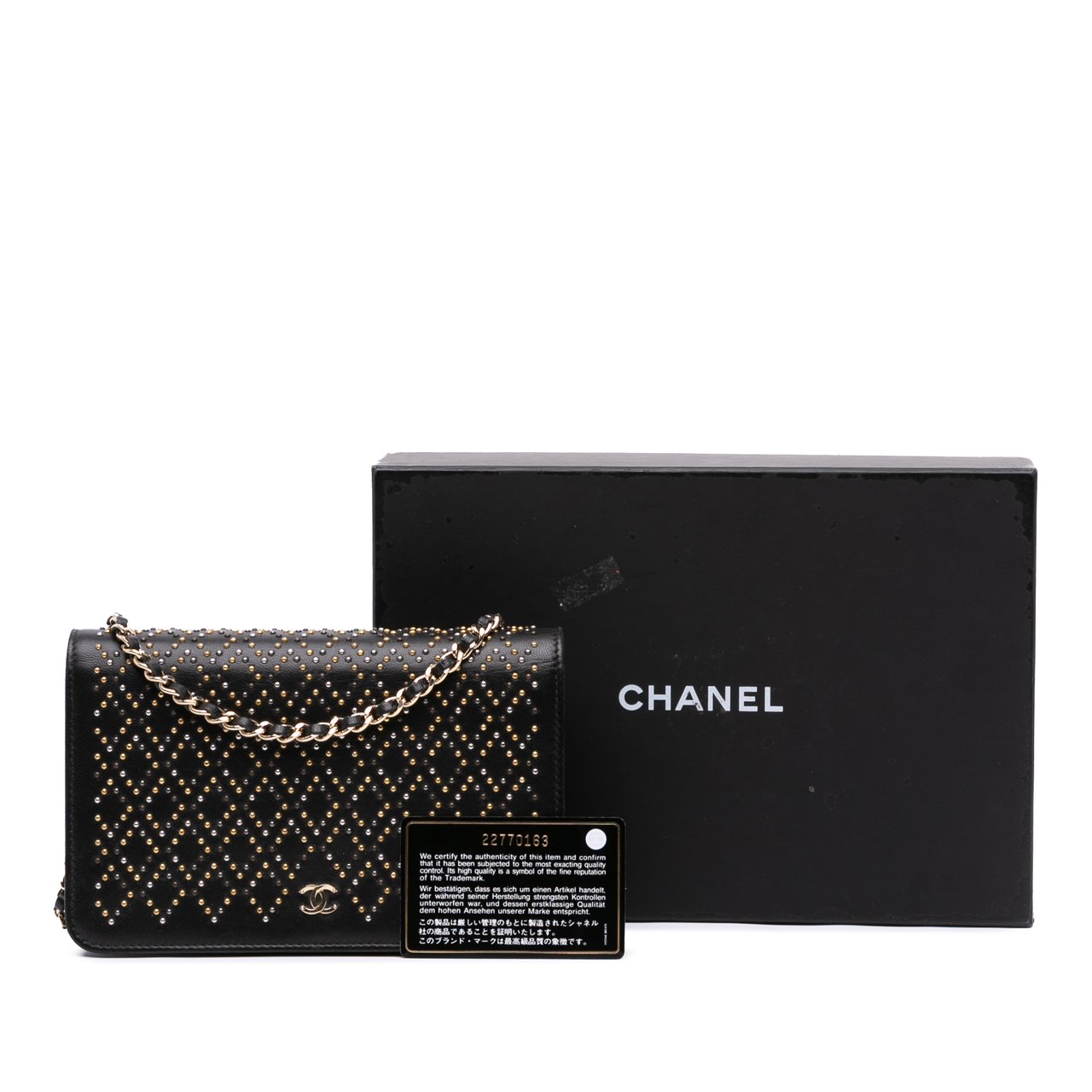 Chanel CC Studded Lambskin Wallet on Chain Zwart