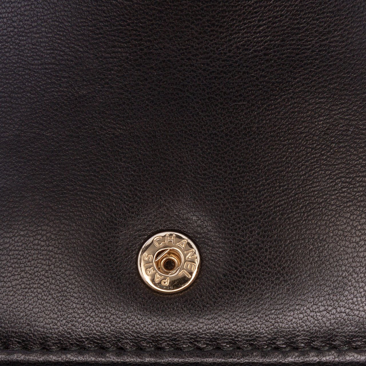 Chanel CC Studded Lambskin Wallet on Chain Zwart