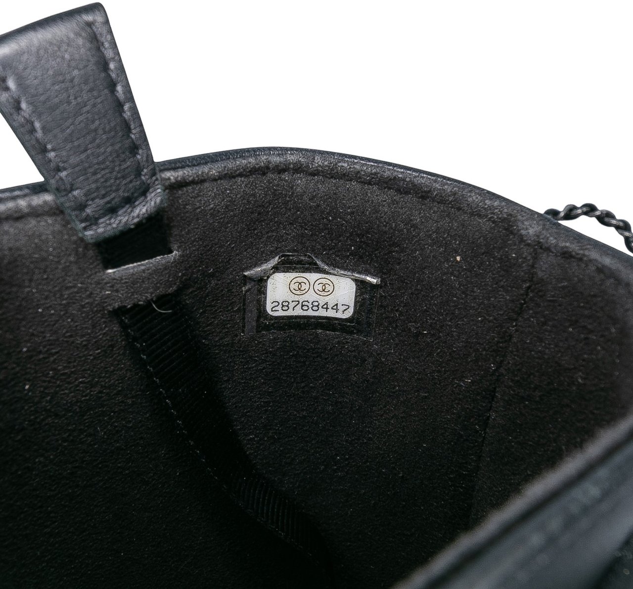 Chanel CC Quilted Lambskin Chain Around Phone Holder Zwart