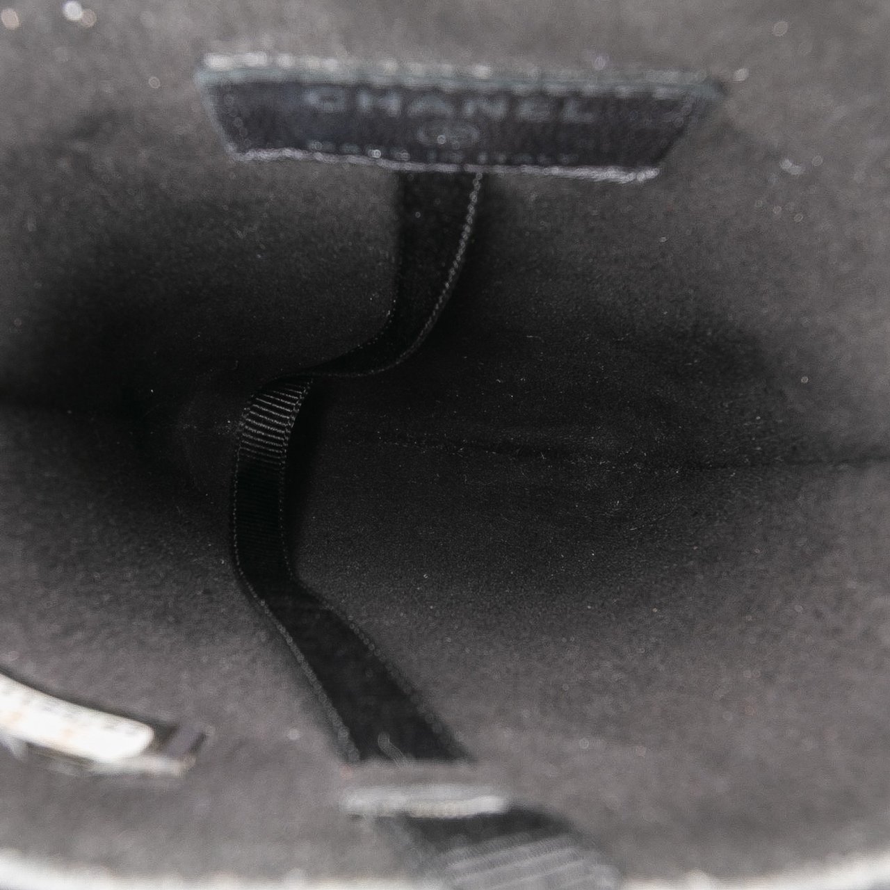 Chanel CC Quilted Lambskin Chain Around Phone Holder Zwart