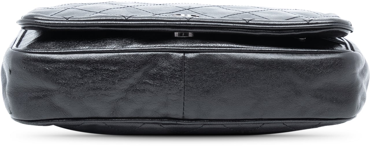 Chanel CC Quilted Lambskin Full Flap Wallet on Chain Zwart