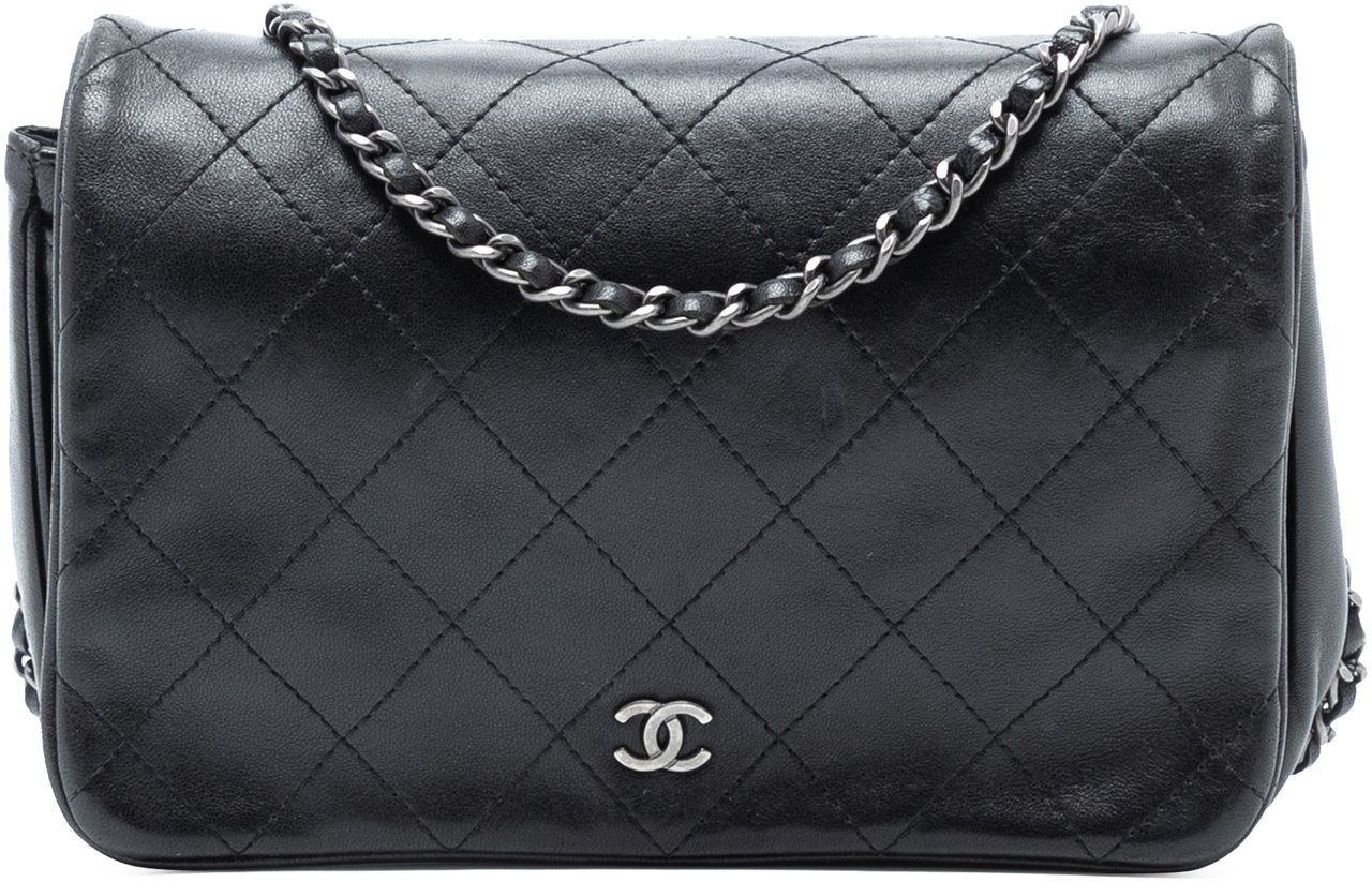Chanel CC Quilted Lambskin Full Flap Wallet on Chain Zwart