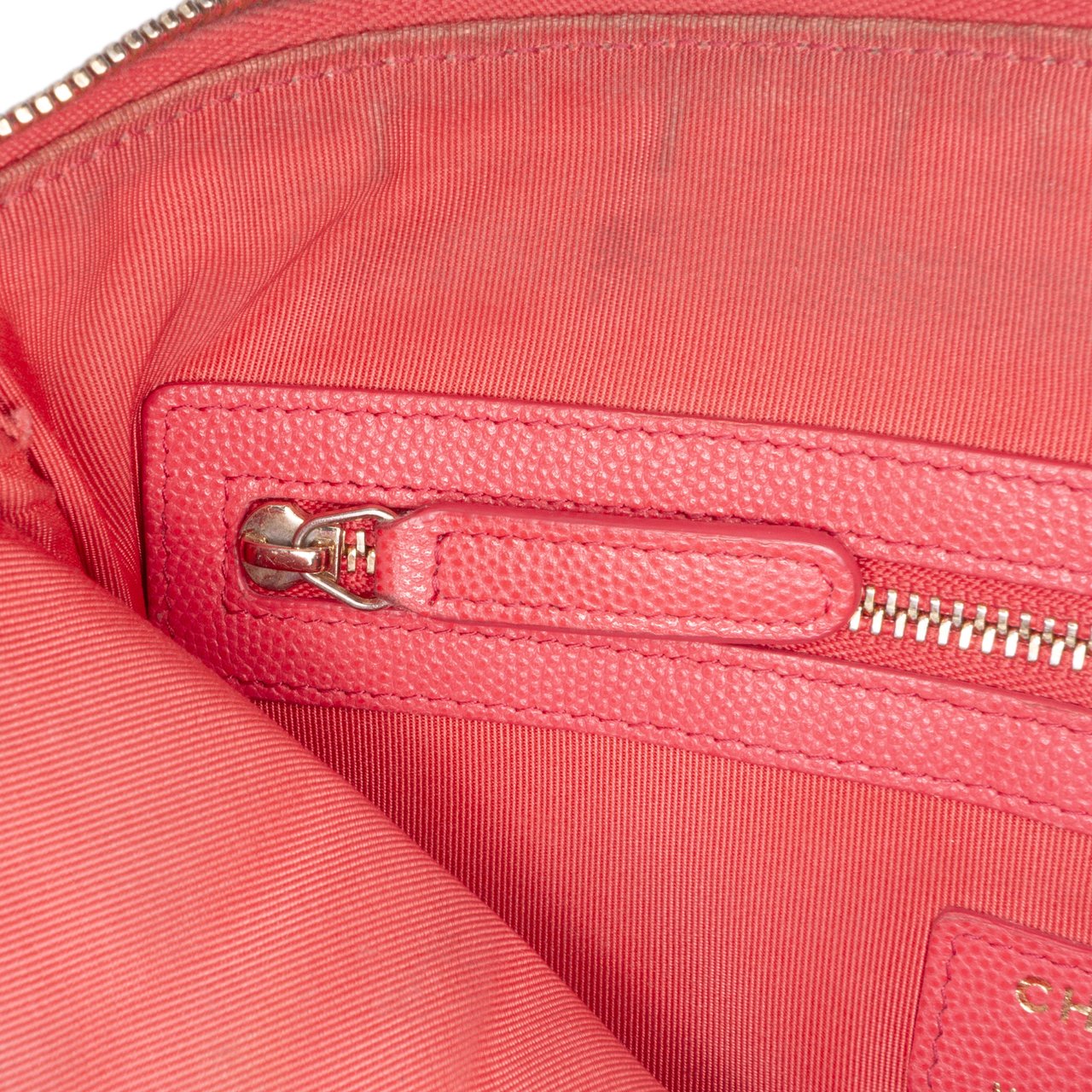 Chanel Medium Quilted Caviar O Case Clutch Roze