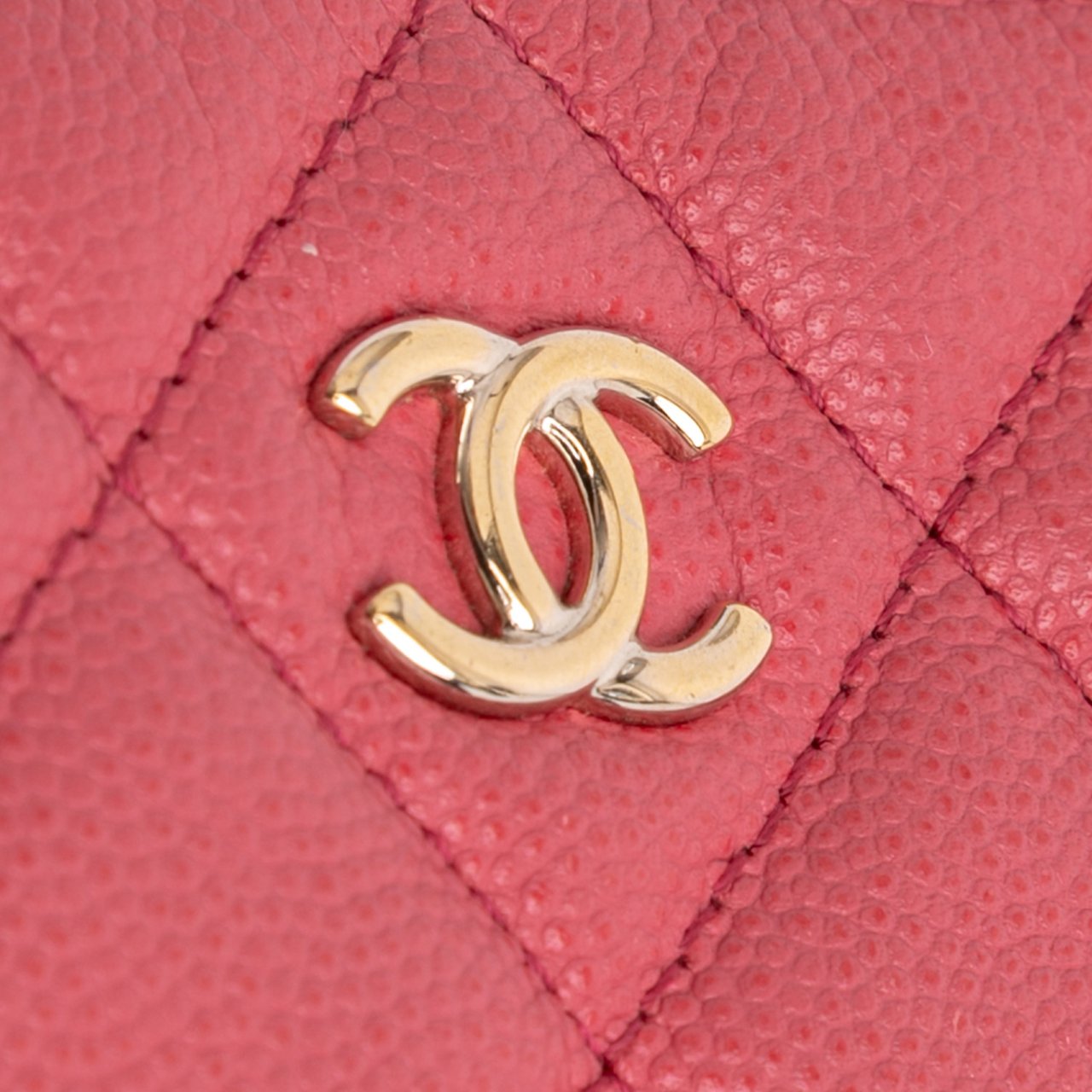 Chanel Medium Quilted Caviar O Case Clutch Roze