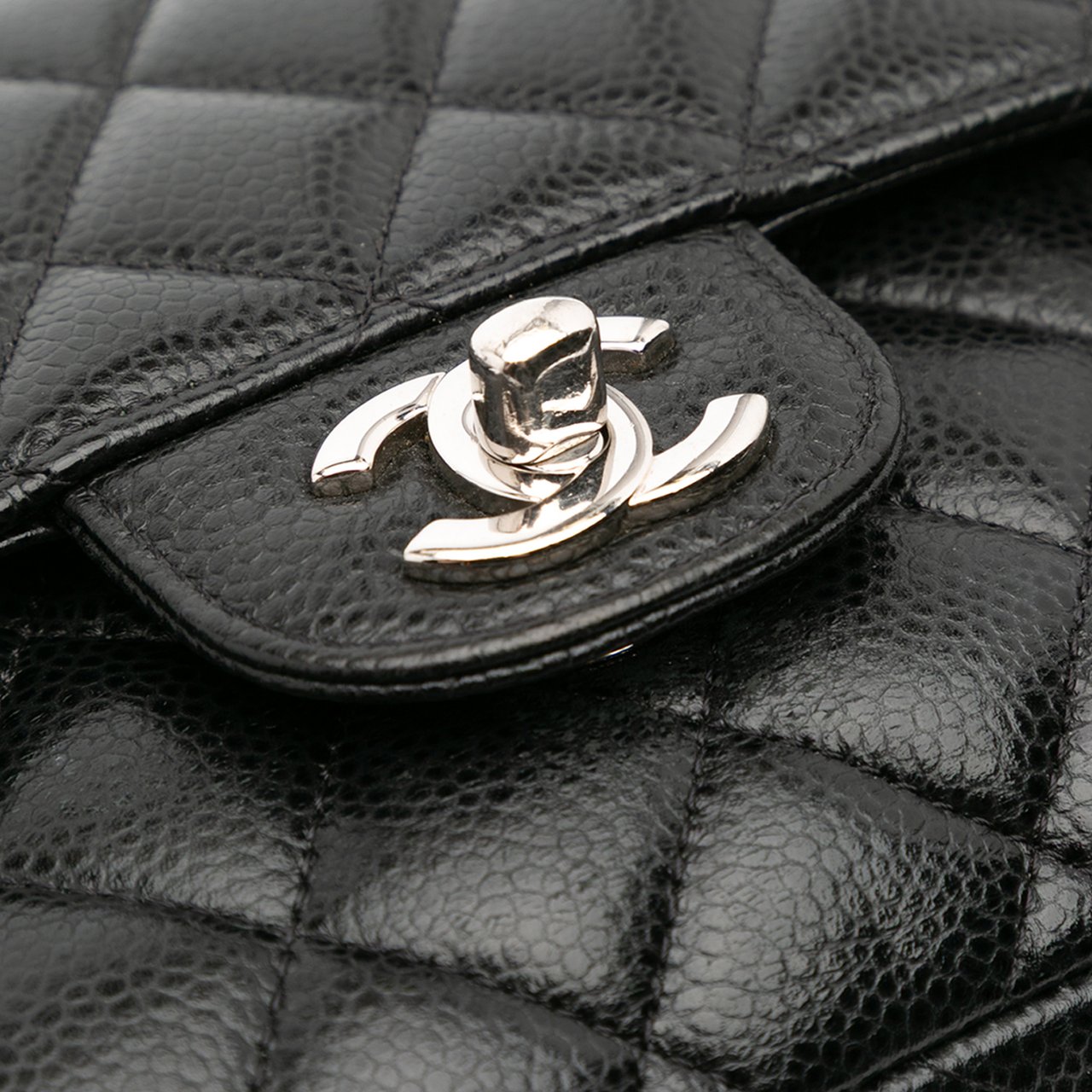 Chanel Medium Classic Caviar Double Flap Zwart