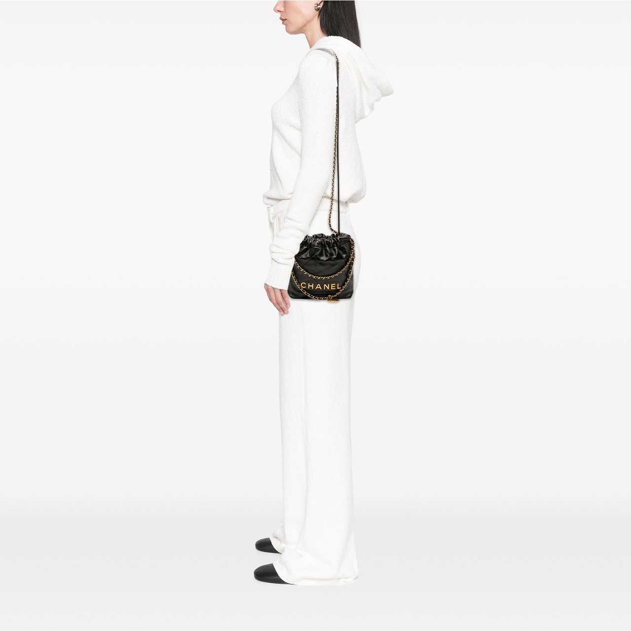 Chanel Mini Shiny Calfskin 22 Handbag Zwart