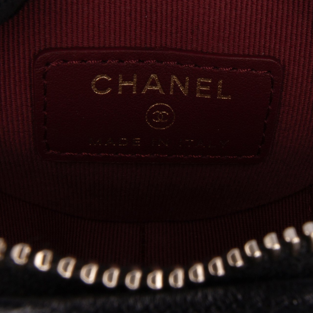 Chanel Lambskin CC in Love Heart Necklace Bag Zwart