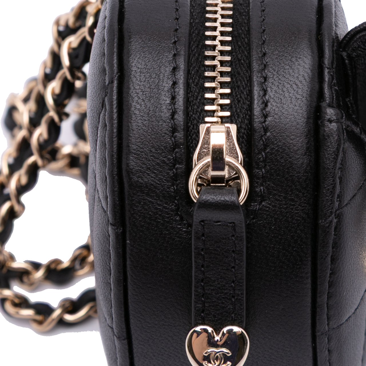 Chanel Lambskin CC in Love Heart Necklace Bag Zwart