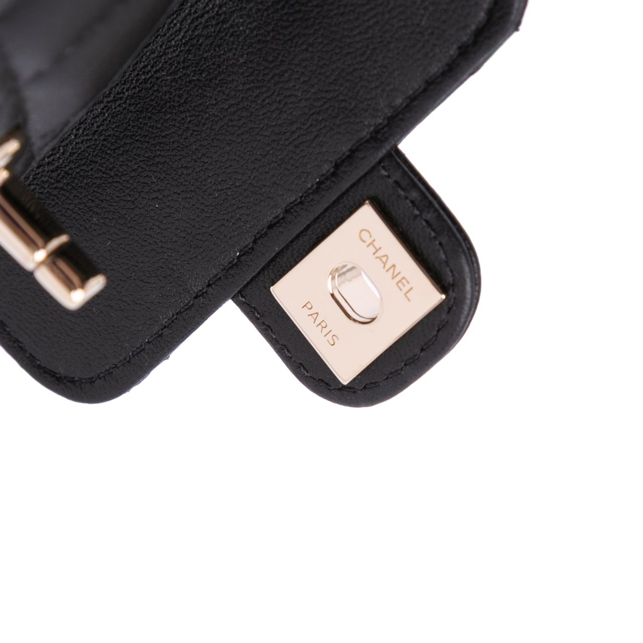 Chanel Lambskin CC in Love Heart Necklace Bag Zwart