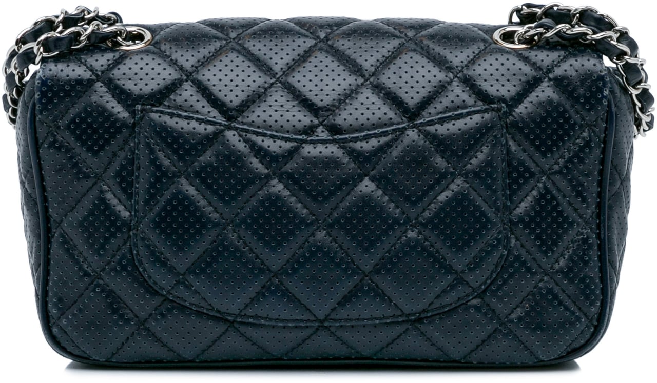 Chanel CC Quilted Perforated Lambskin Single Flap Blauw