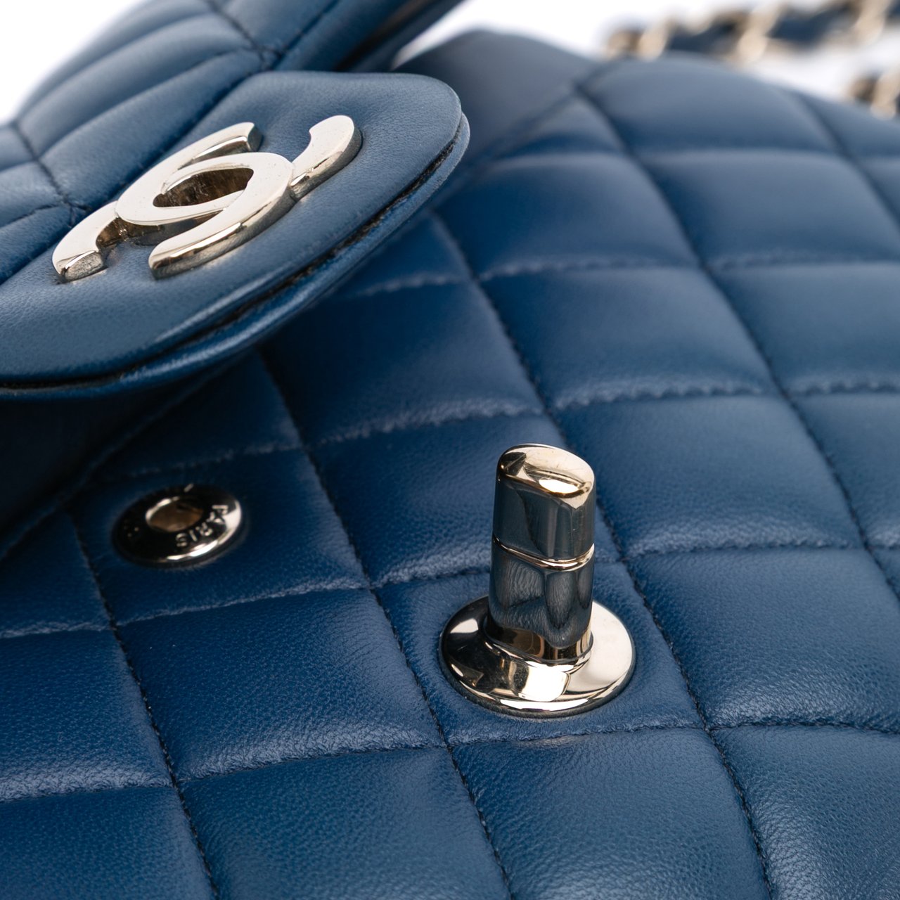 Chanel Small Classic Lambskin Double Flap Blauw