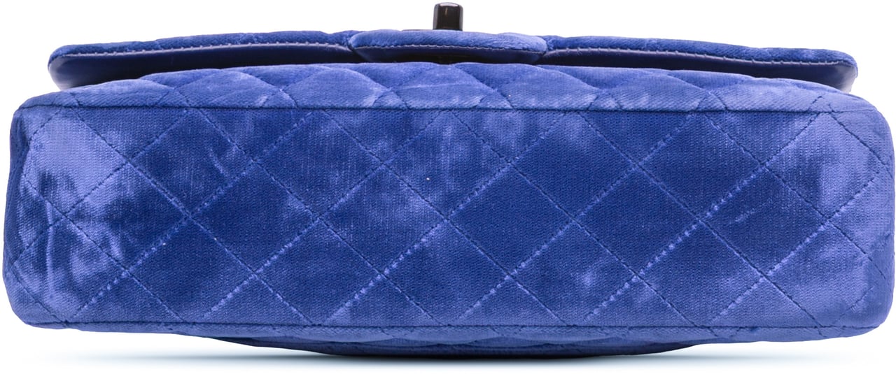 Chanel Medium Classic Velvet Double Flap Blauw