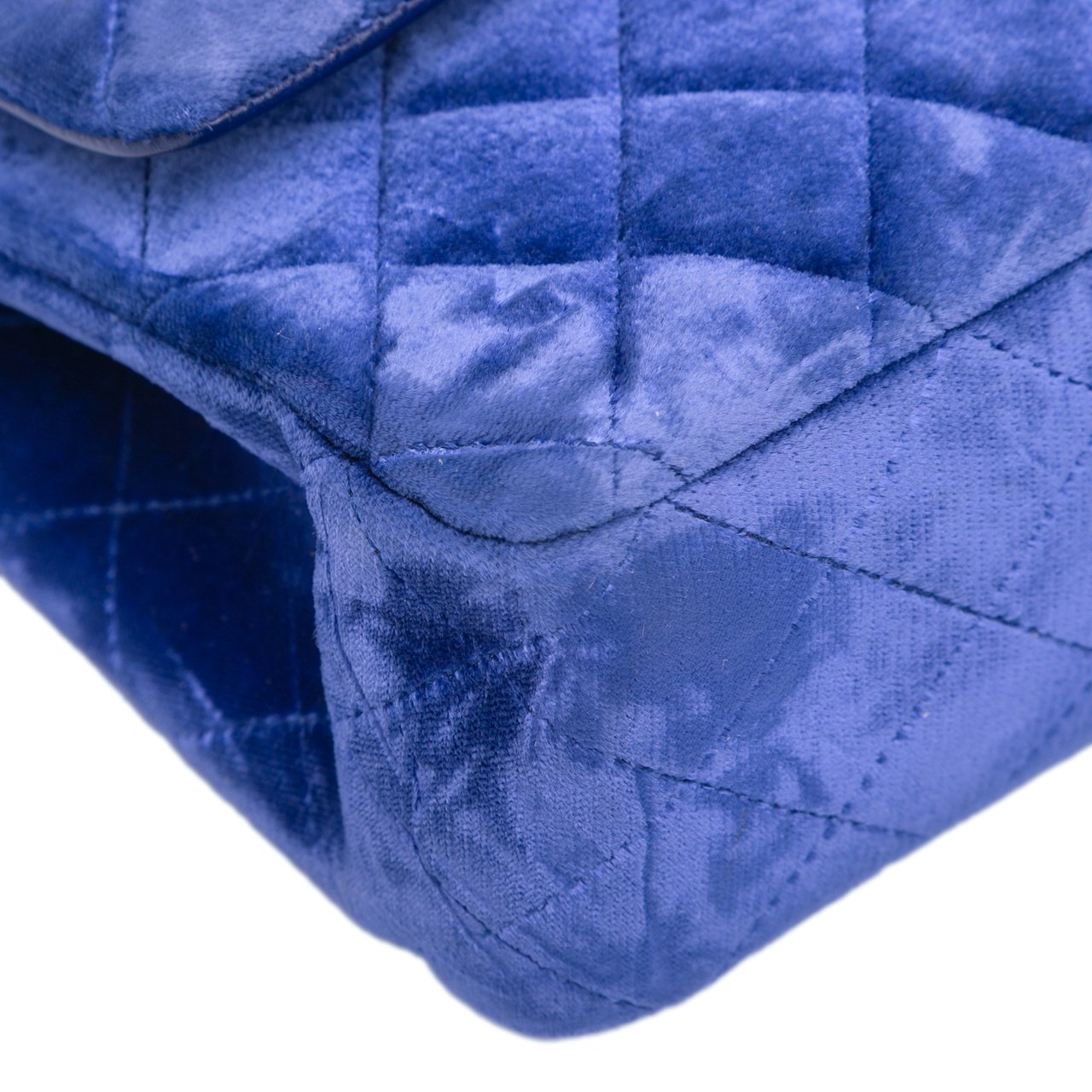 Chanel Medium Classic Velvet Double Flap Blauw