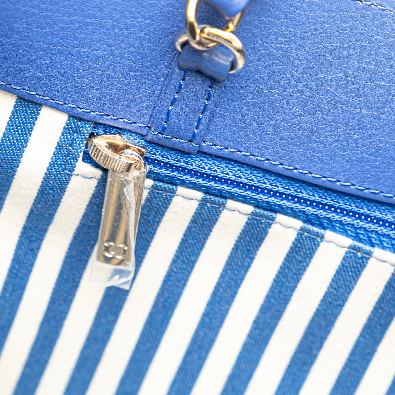 Chanel Chevron Calfskin Coco Envelope Shoulder Bag Blauw