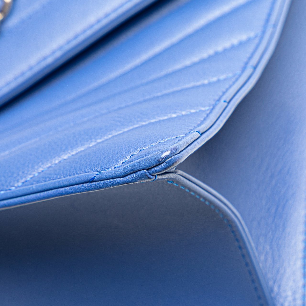 Chanel Chevron Calfskin Coco Envelope Shoulder Bag Blauw