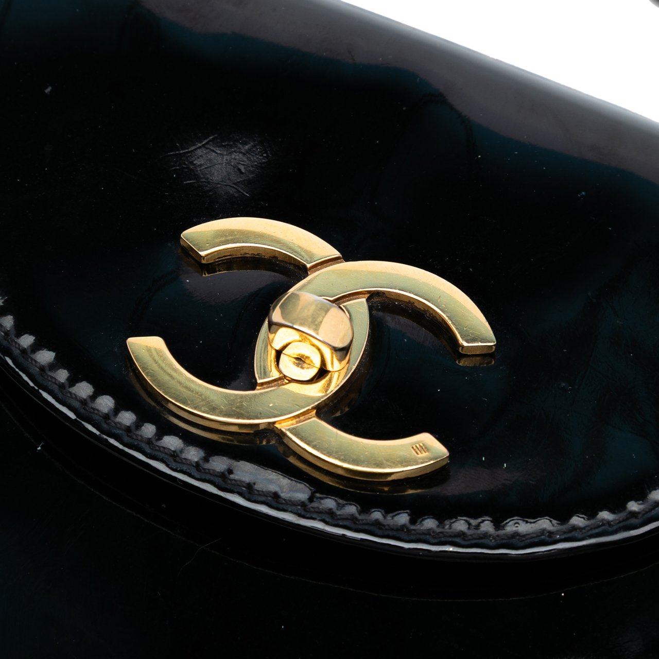 Chanel CC Patent Flap Crossbody Zwart