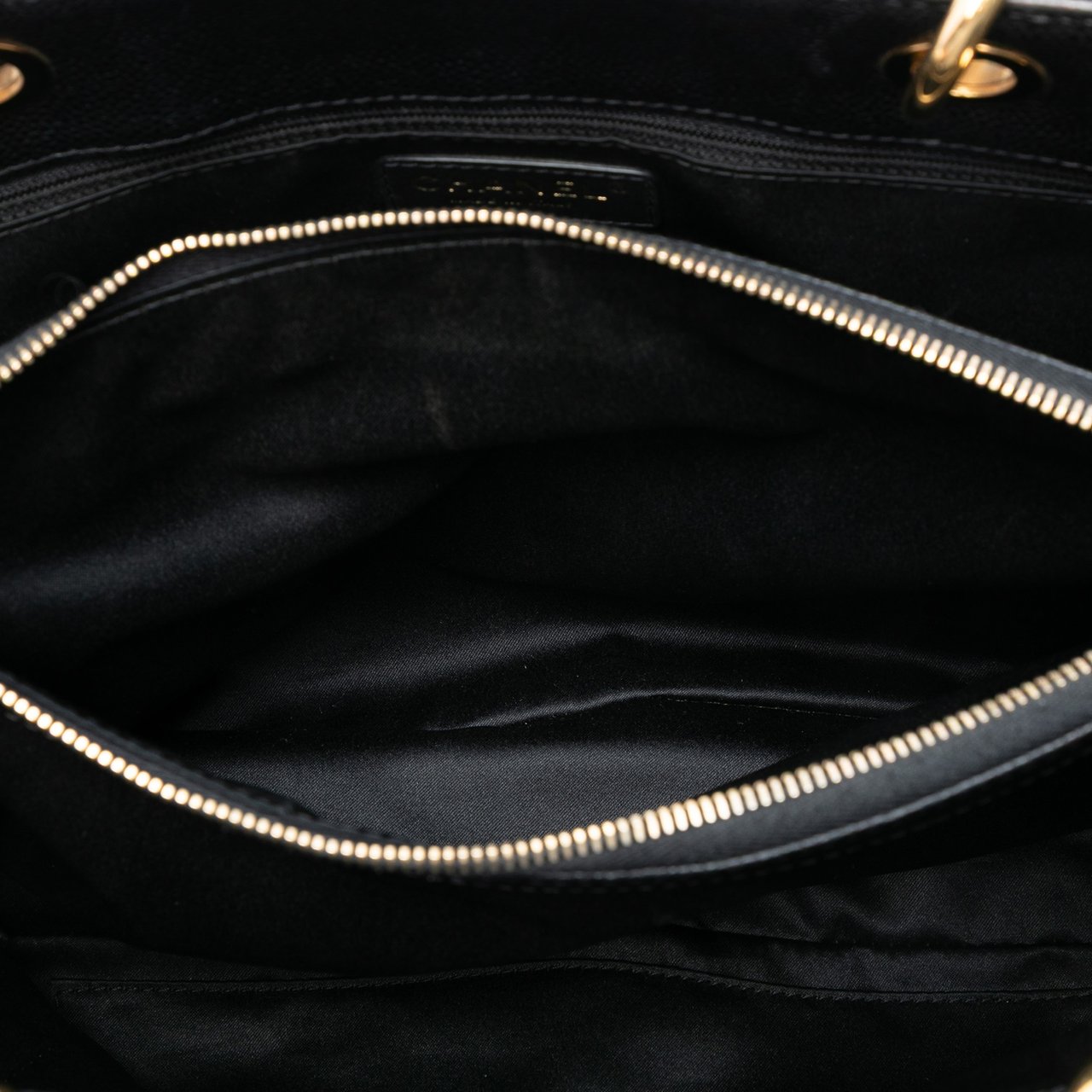 Chanel Caviar Grand Shopping Tote Zwart