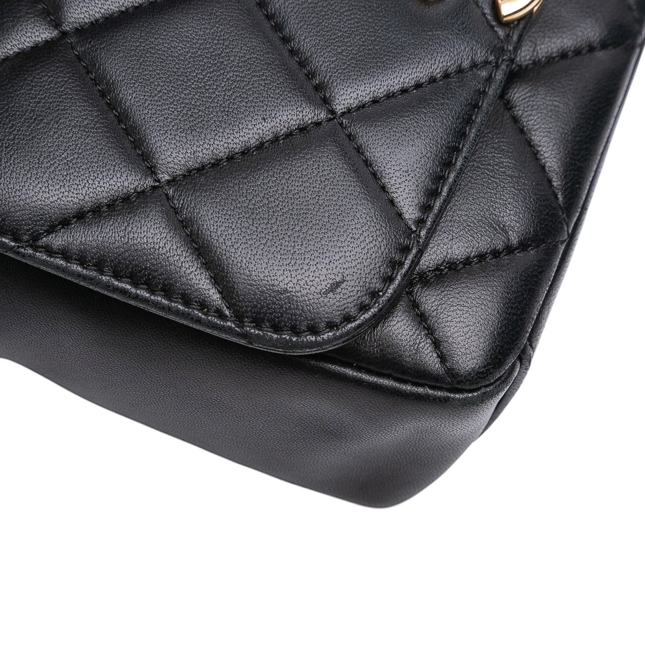 Chanel Small Quilted Lambskin CC Coin Flap Zwart