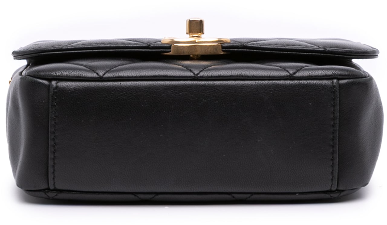 Chanel Small Quilted Lambskin CC Coin Flap Zwart