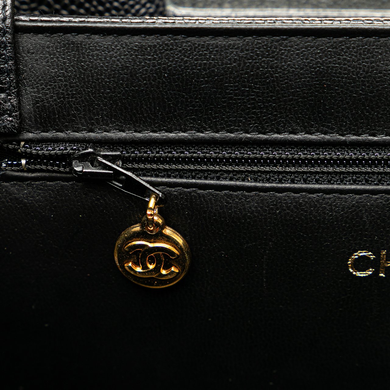 Chanel CC Caviar Vanity Case Zwart